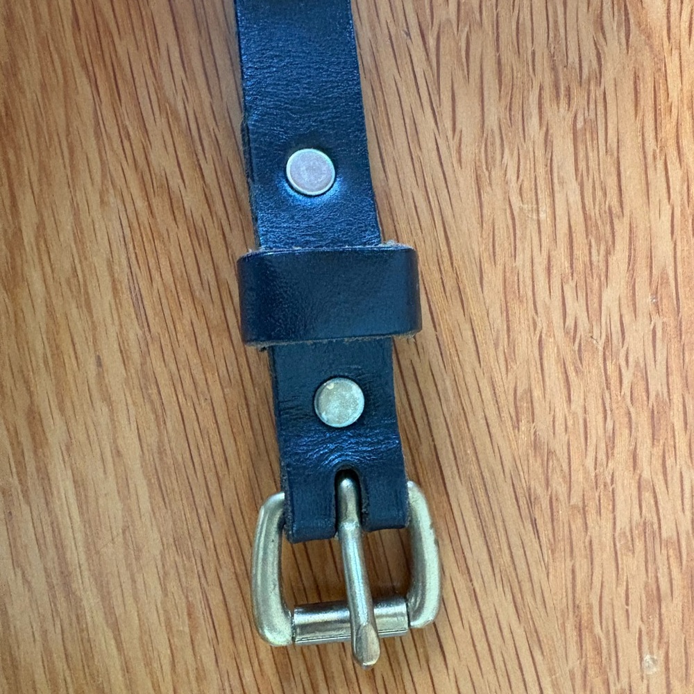 Madewell skinny black leather belt with brass buckle